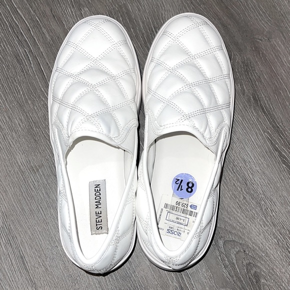 COPY - Steve Madden womens slip on sneakers - Picture 2 of 2